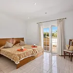 Vila Carvalho By *